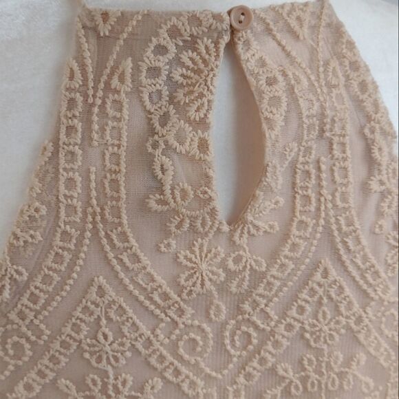 Doe & Rae Embroidered Halter Tank Top - S - Picture 6 of 10